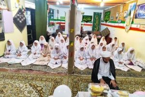 اهواز: برگزاری جشن تکلیف برای دانش آموزان مدرسه توران میرهادی