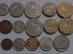  مجموعه ای از سکه های معاصر کشورهای جهان به موزه رضوی اهدا شد