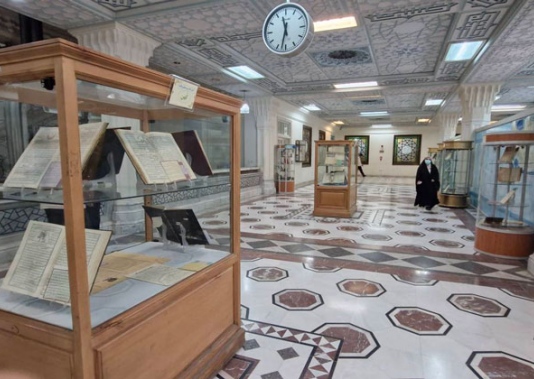 نمایشگاه «گزیده نفایس مطبوعات ایران» در کتابخانه مرکزی رضوی برگزار شد