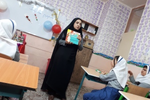 کرمانشاه: زنگ كتاب برای دانش آموزان دبستان نيايش به مناسبت گراميداشت هفته معلم