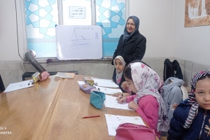 مشهد: كتابخانه مسجد بزرگ امام رضا(ع)، آموزش نقاشي به کودکان