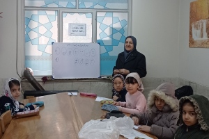 مشهد: كتابخانه مسجد بزرگ امام رضا(ع)، آموزش نقاشي به كودكان