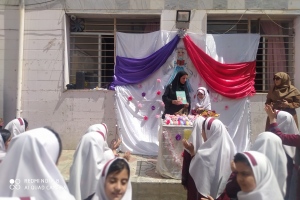 بروجرد: برنامه زنگ کتاب همزمان با جشن روز دختر در دبستان الله اکبر