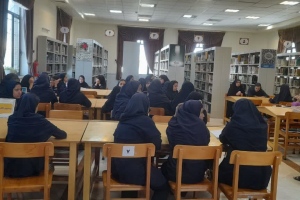 تربت حیدریه: بازديد دانش آموزان پايه هاي هشتم و نهم مدرسه شبانه روزي عترت از کتابخانه