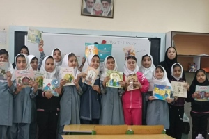 بیرجند: زنگ کتاب و برپایی ایستگاه مطالعه برای دانش آموزان پایه چهارم دبستان شاه پری ناصح 