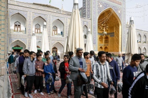 ارائه خدمت به زائران روشندل در حرم امام رضا(ع)