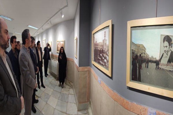  نمایشگاه عکس، اسناد و مطبوعات انقلاب اسلامی در نگارخانه موزه رضوی برگزار شد