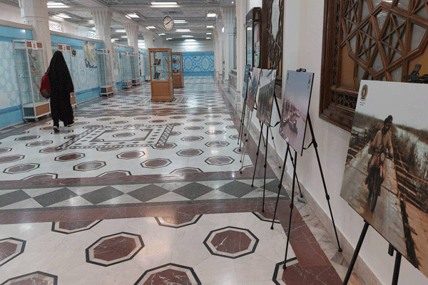 برپایی نمایشگاه کتاب و عکس «دفاع مقدس» در کتابخانه مرکزی حرم مطهر ضوی