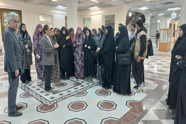 بازدید دانشجویان رشته علم اطلاعات و دانش‌شناسی دانشگاه فردوسی از کتابخانه رضوی