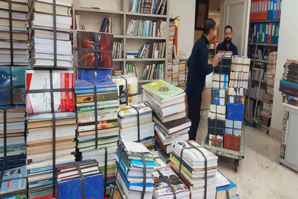 ارسال بیش از 10 هزار نسخه کتاب کتابخانه رضوی به 8 مرکز و نهاد فرهنگی کشور