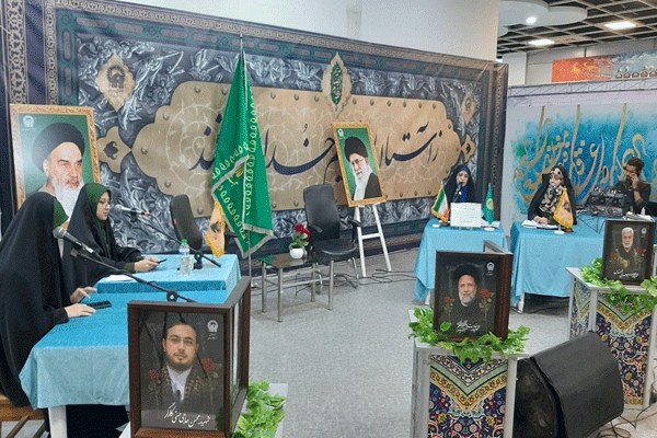 استقبال چشمگیر مخاطبان نمایشگاه قرآن و عترت مشهد از غرفه «رادیو قرآن» کتابخانه رضوی